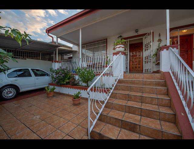 6 BEDROOM FREEHOLD SOLD IN ROSETTENVILLE